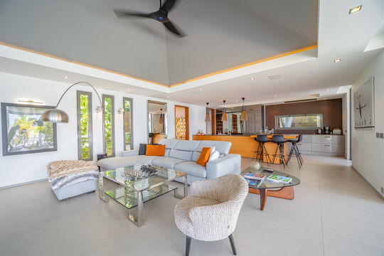 VILLA LEGENDS B LIVING AREA 4