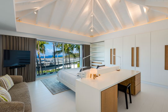 VILLA WINGS BEDROOM1 1