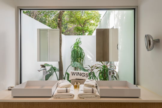 VILLA WINGS BEDROOM1 6