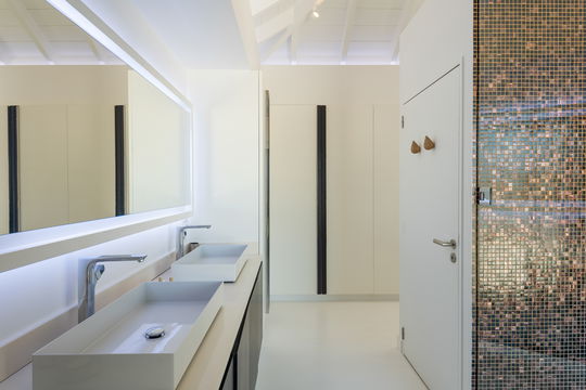 VILLA WINGS BEDROOM2 4