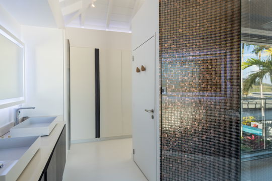 VILLA WINGS BEDROOM2 5