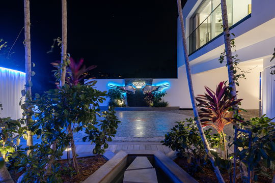 VILLA WINGS BY NIGHT 8