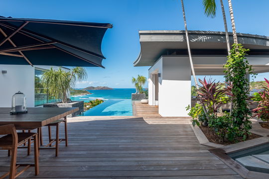 VILLA WINGS KITCHEN & DINING AREA 1