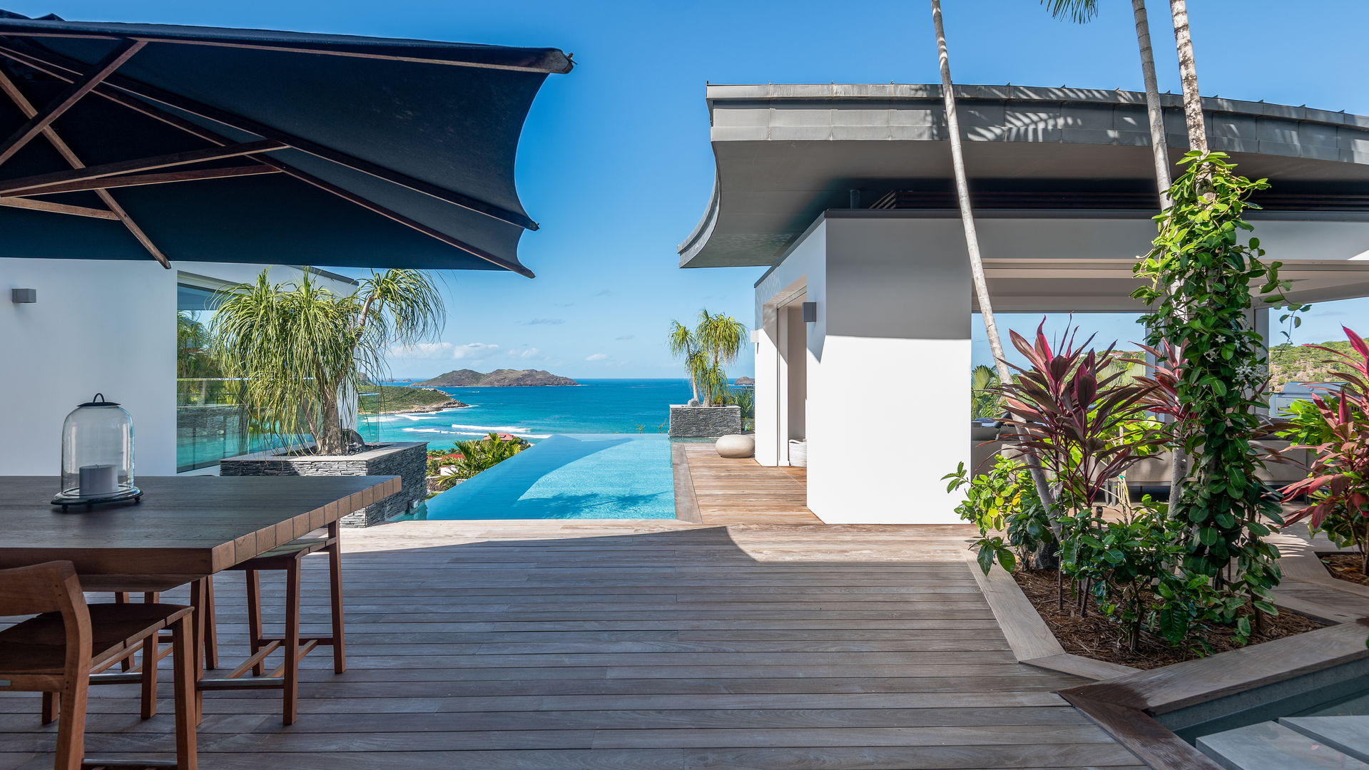 KITCHEN & DINING AREA