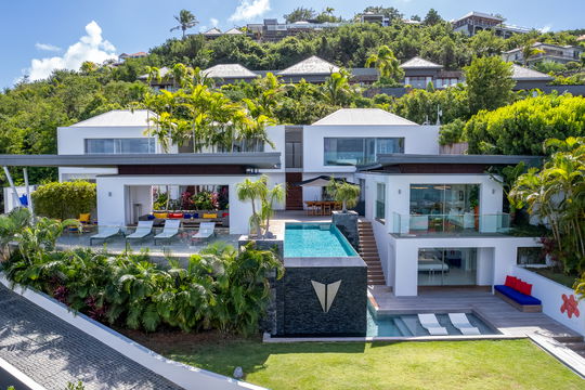 VILLA WINGS OUTDOORS 1