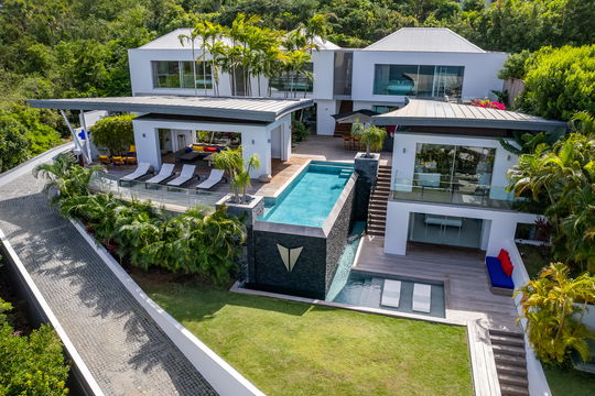 VILLA WINGS OUTDOORS 4