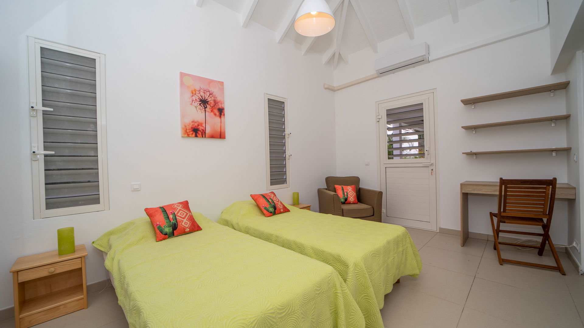 BEDROOM 2