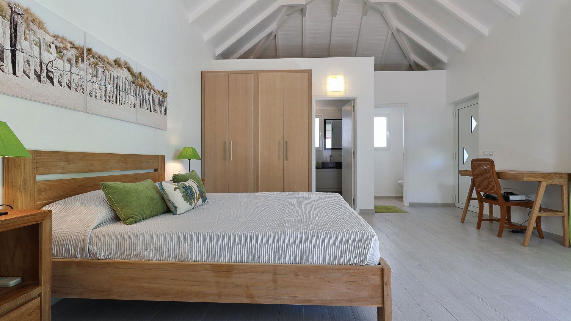 BEDROOM 2