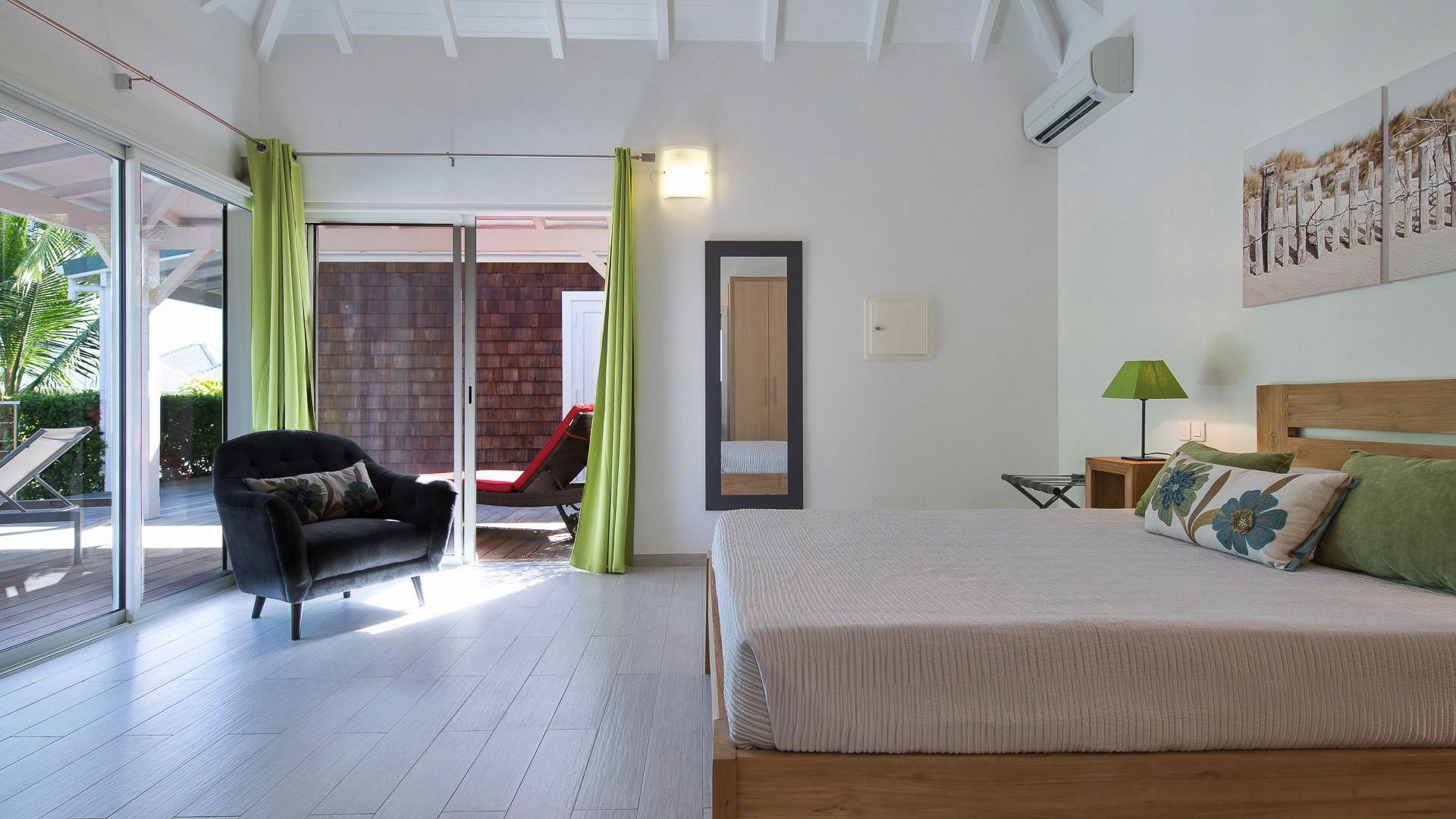 BEDROOM 2