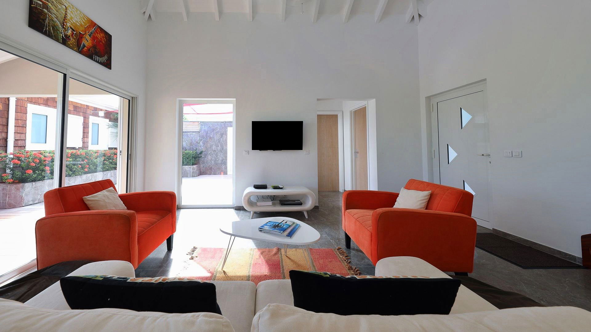 LIVING & DINING AREAS