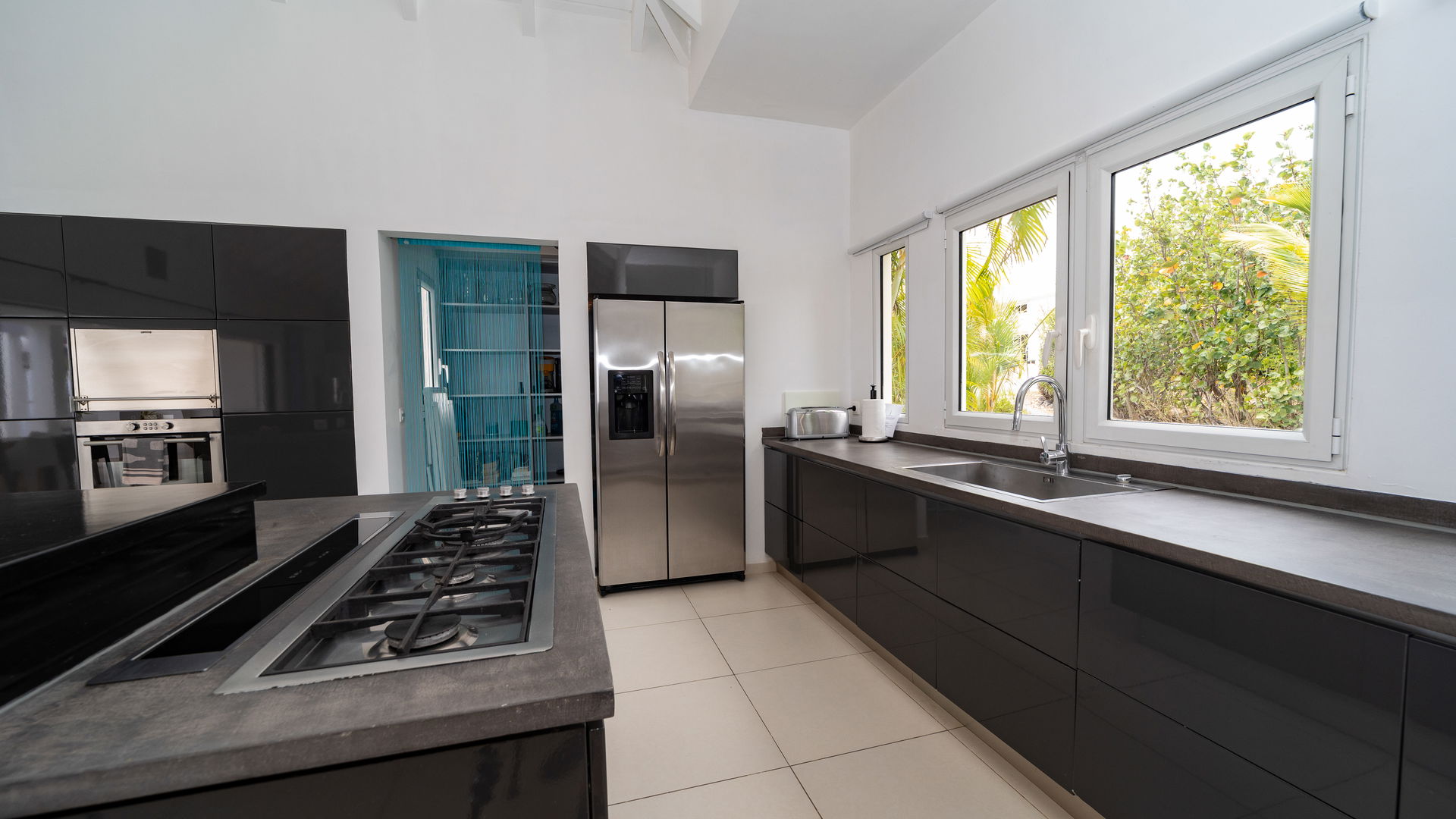 KITCHEN & DINING AREA