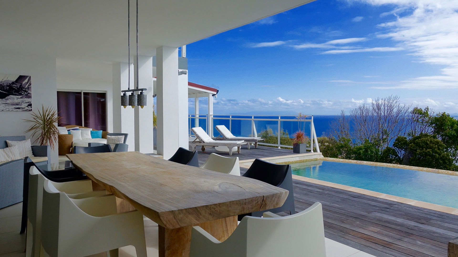 KITCHEN & DINING AREA
