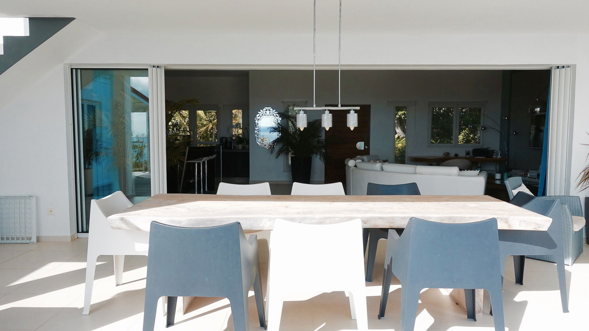 KITCHEN & DINING AREA