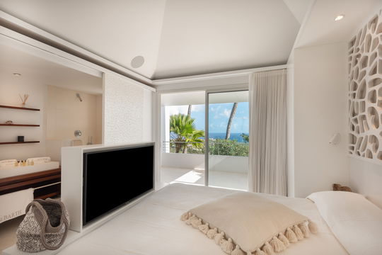 VILLA ECLIPSE BEDROOM1 3