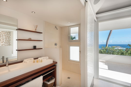 VILLA ECLIPSE BEDROOM1 5