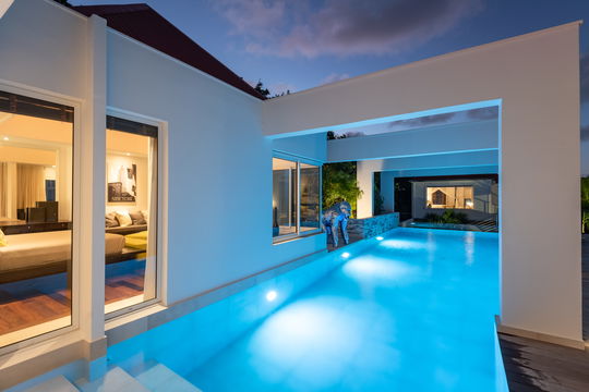 VILLA ECLIPSE BY NIGHT 4