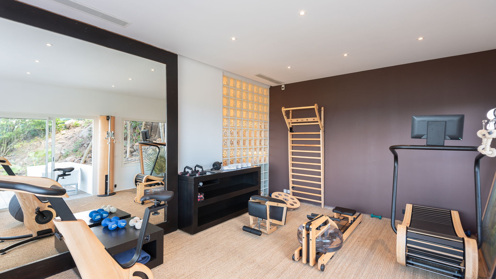 FITNESS AREA