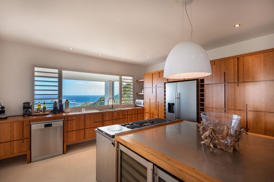 VILLA ECLIPSE KITCHEN & DINING AREA 1