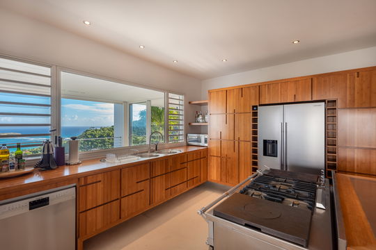 VILLA ECLIPSE KITCHEN & DINING AREA 2