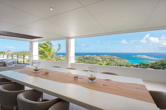 VILLA ECLIPSE KITCHEN & DINING AREA 4