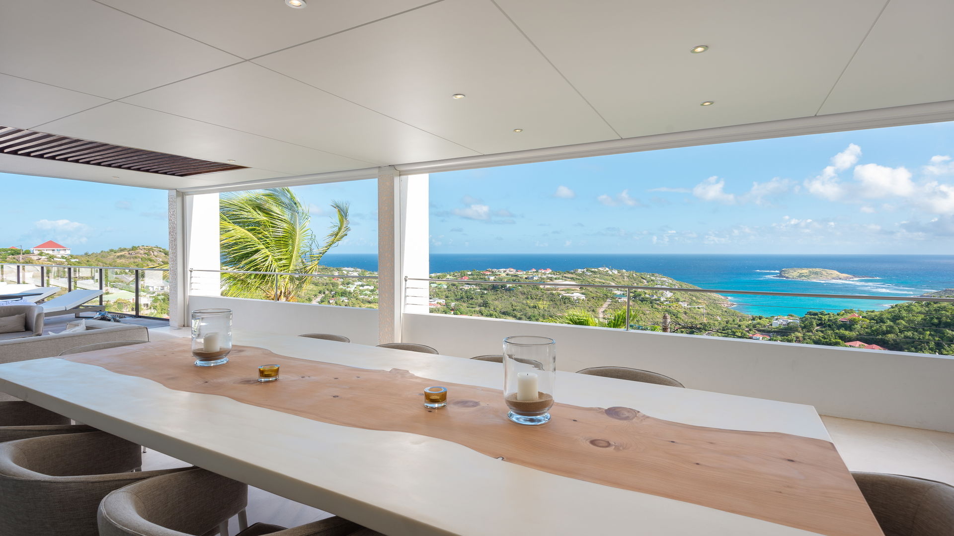 KITCHEN & DINING AREA