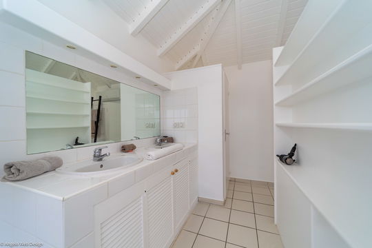 VILLA IDALIA BEDROOM1 5