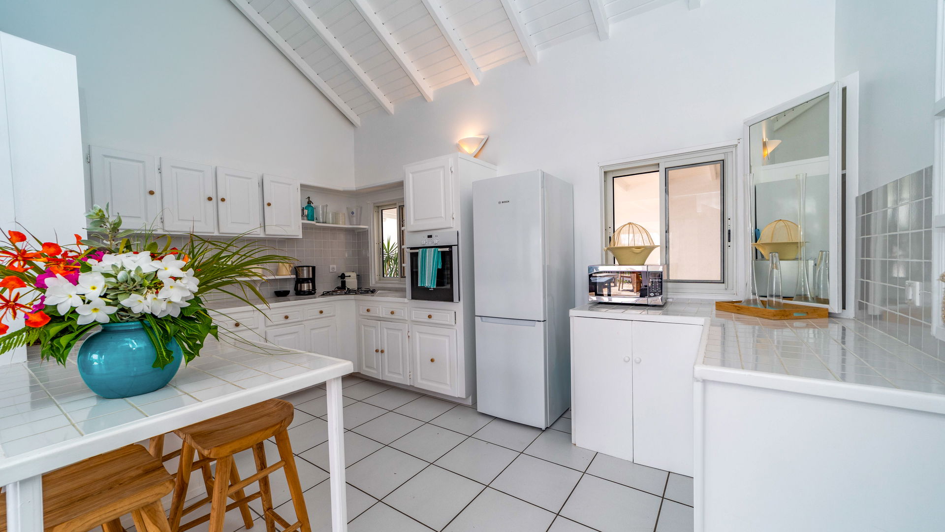 KITCHEN & DINING AREA