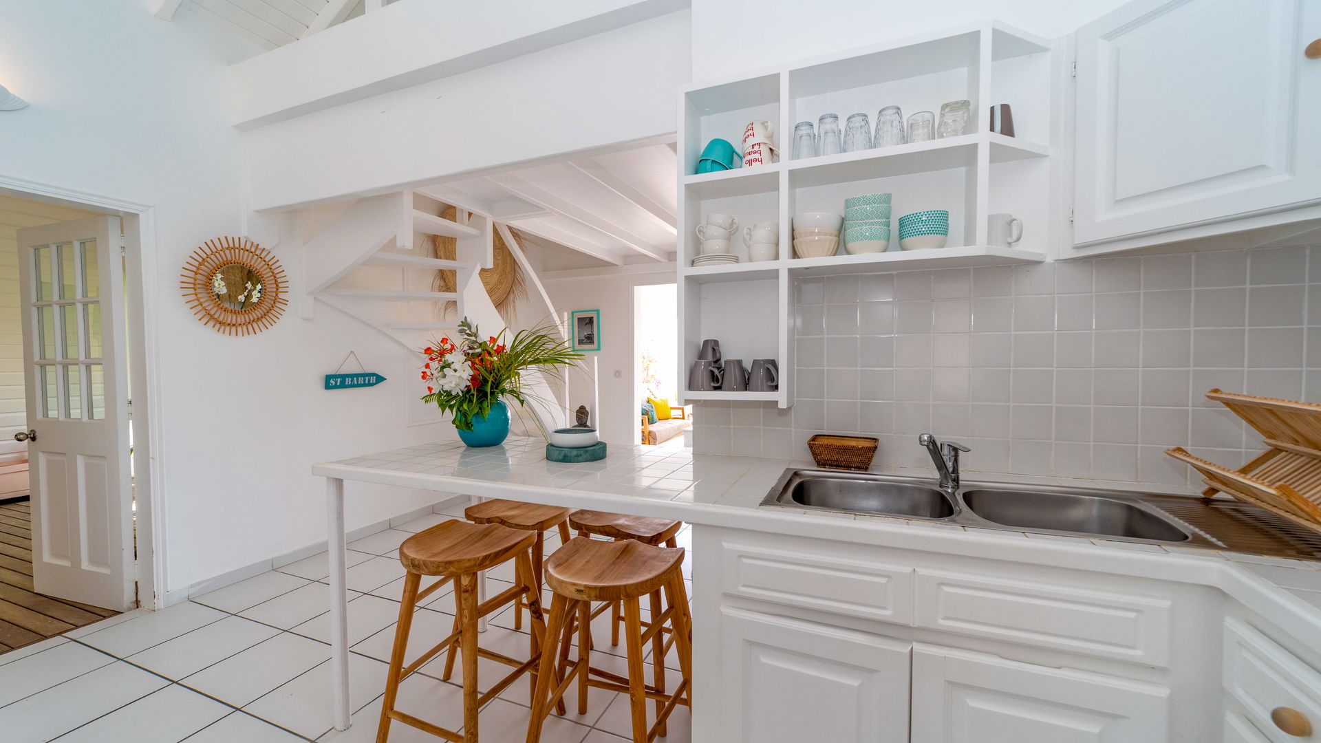 KITCHEN & DINING AREA