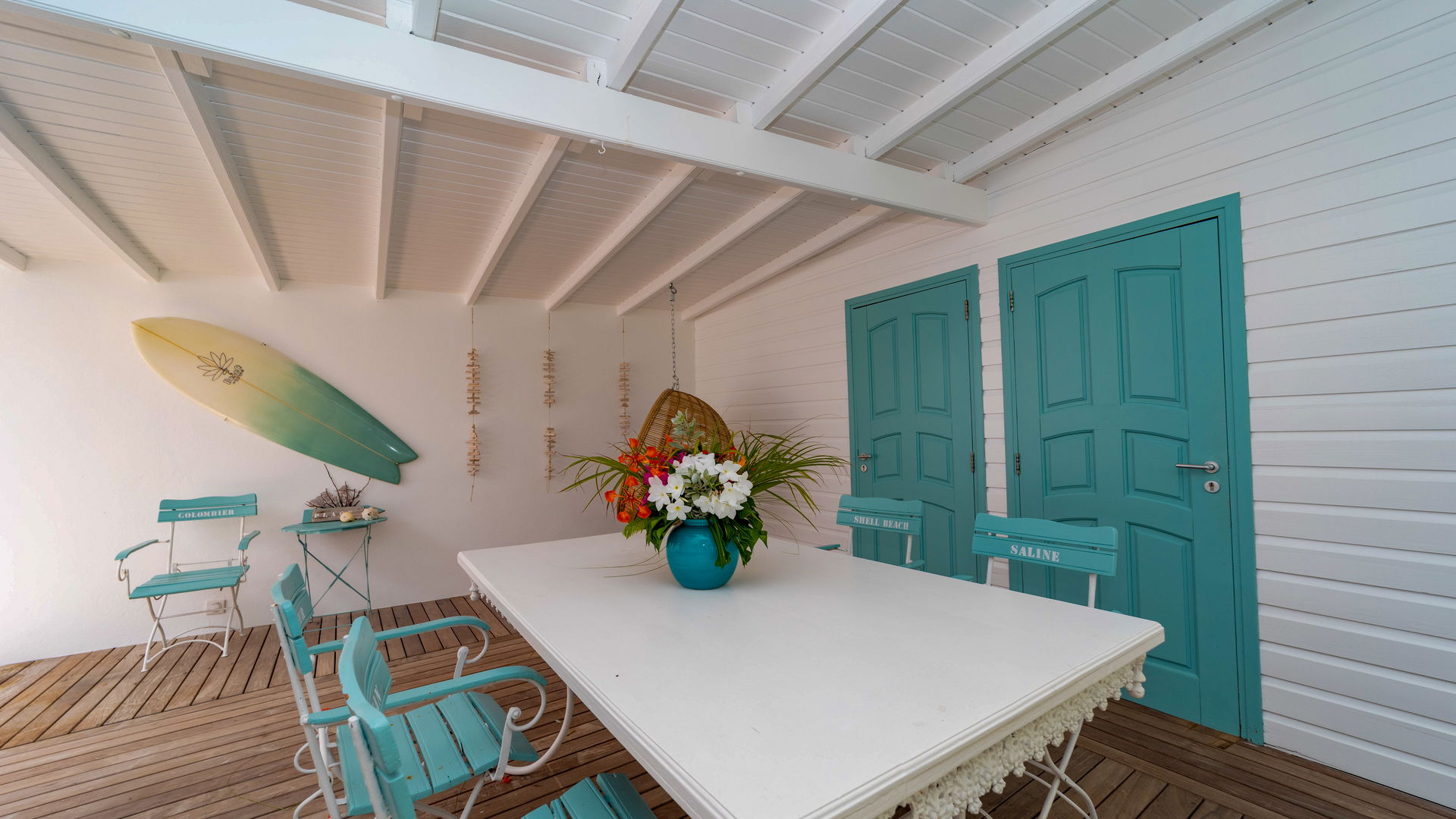 KITCHEN & DINING AREA