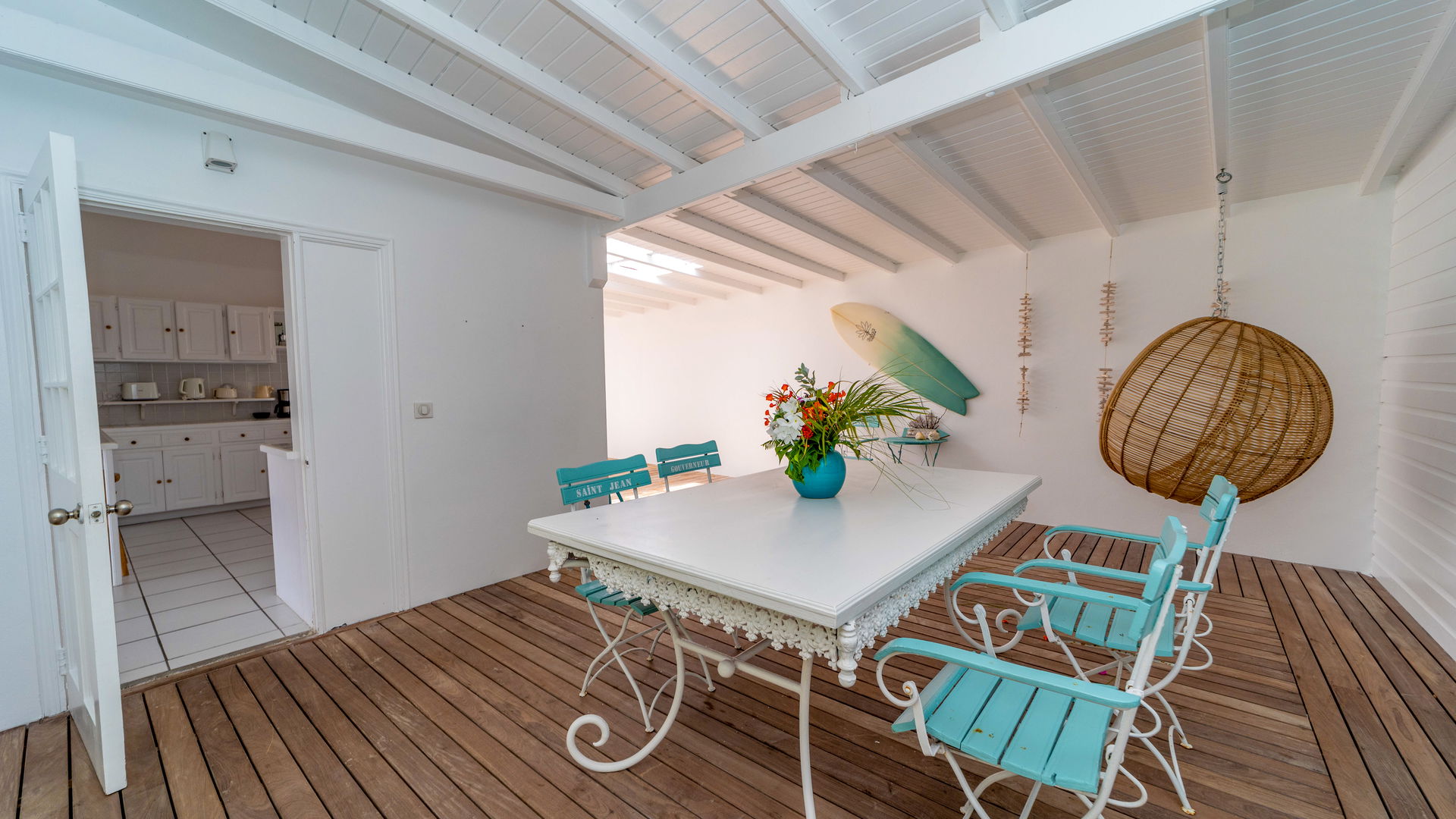 KITCHEN & DINING AREA