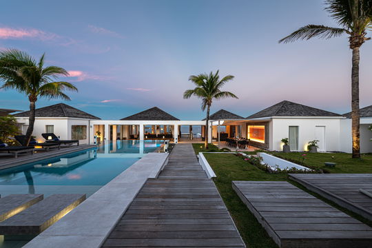 VILLA CASA DEL MAR BY NIGHT 3