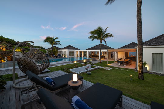 VILLA CASA DEL MAR BY NIGHT 4