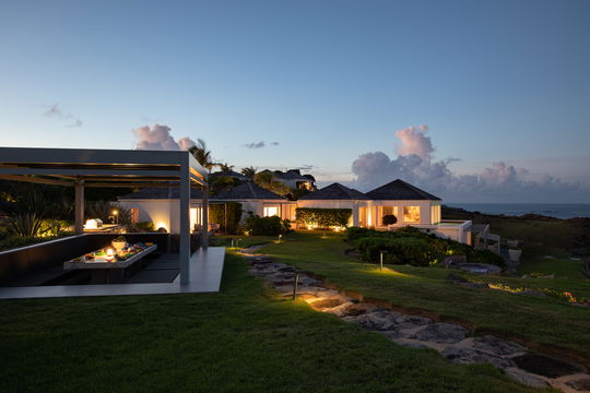 VILLA CASA DEL MAR BY NIGHT 8