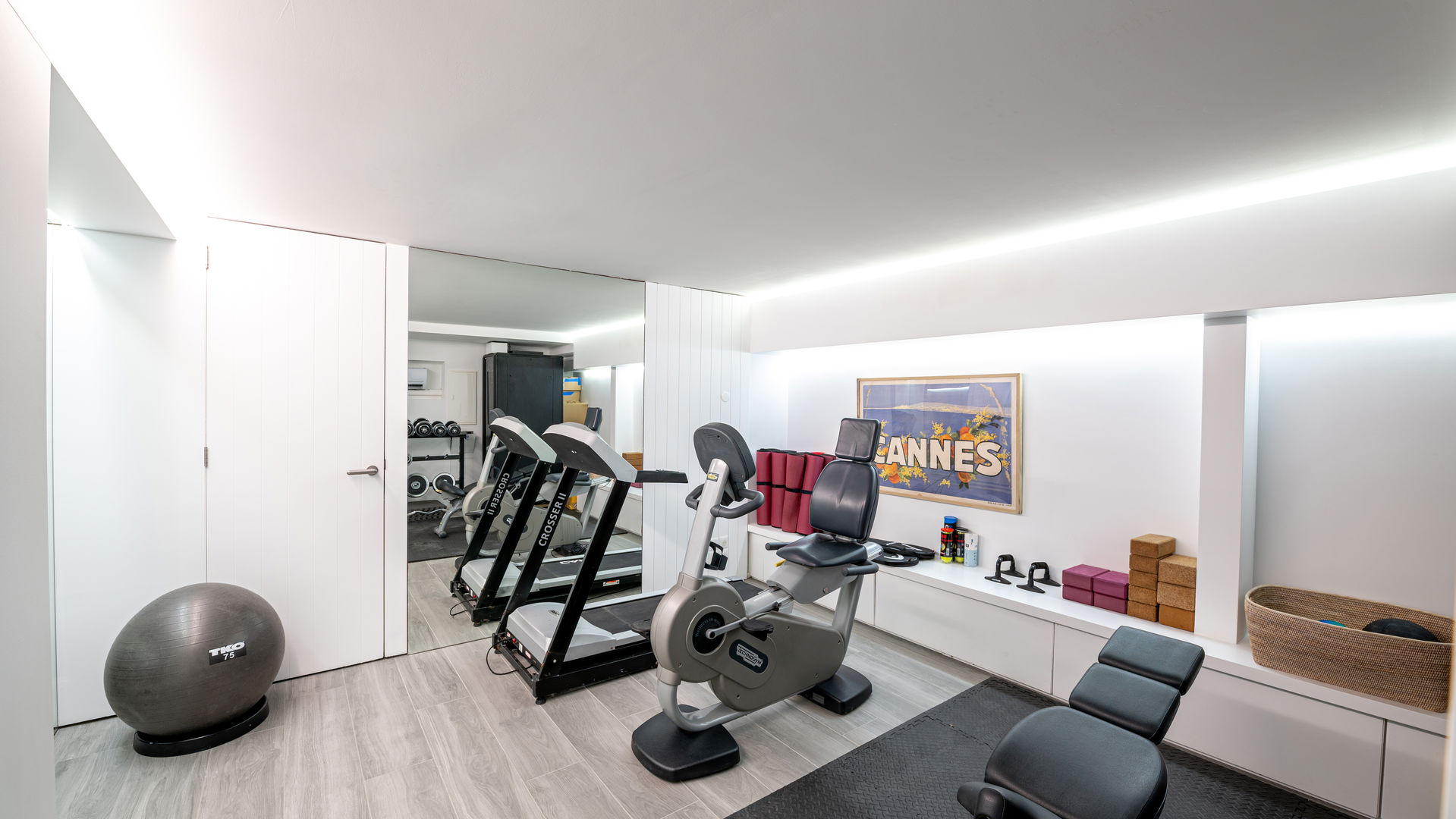 FITNESS AREA