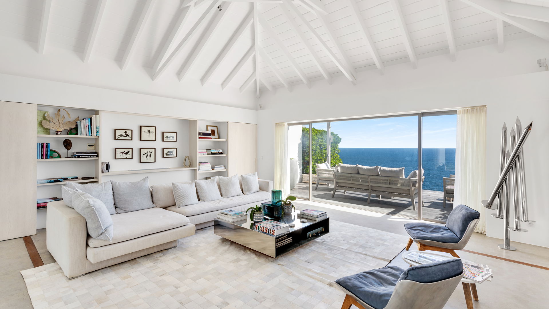LIVING AREA VILLA  2