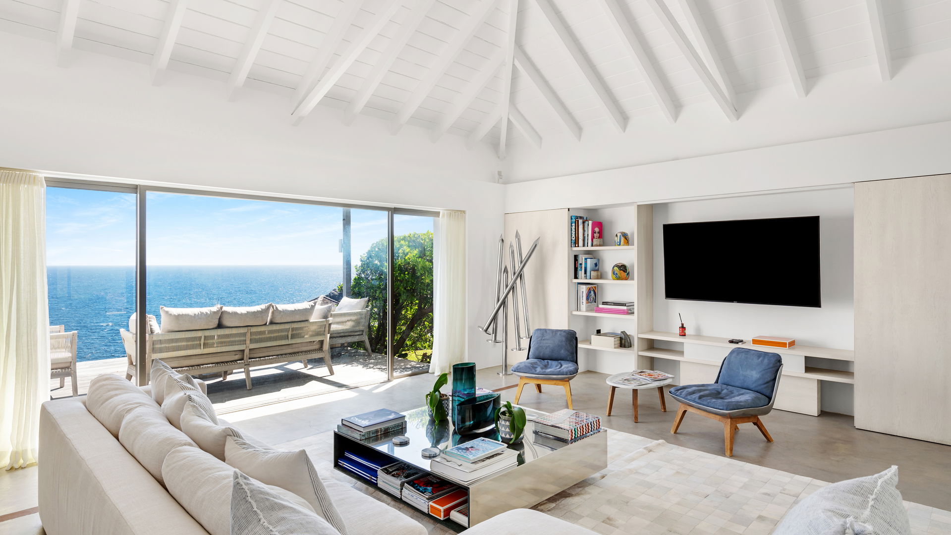 LIVING AREA VILLA  2