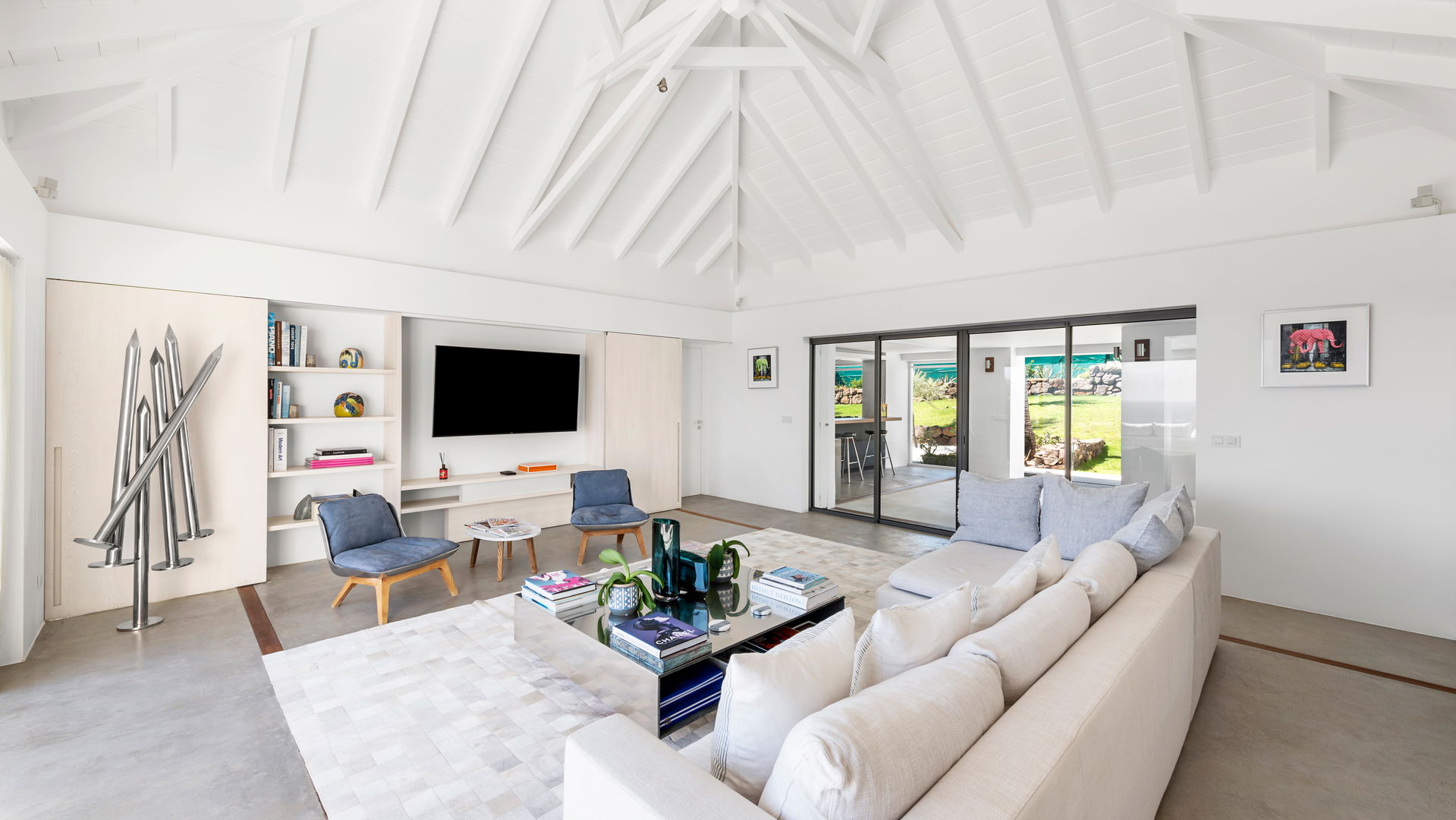 LIVING AREA VILLA  2