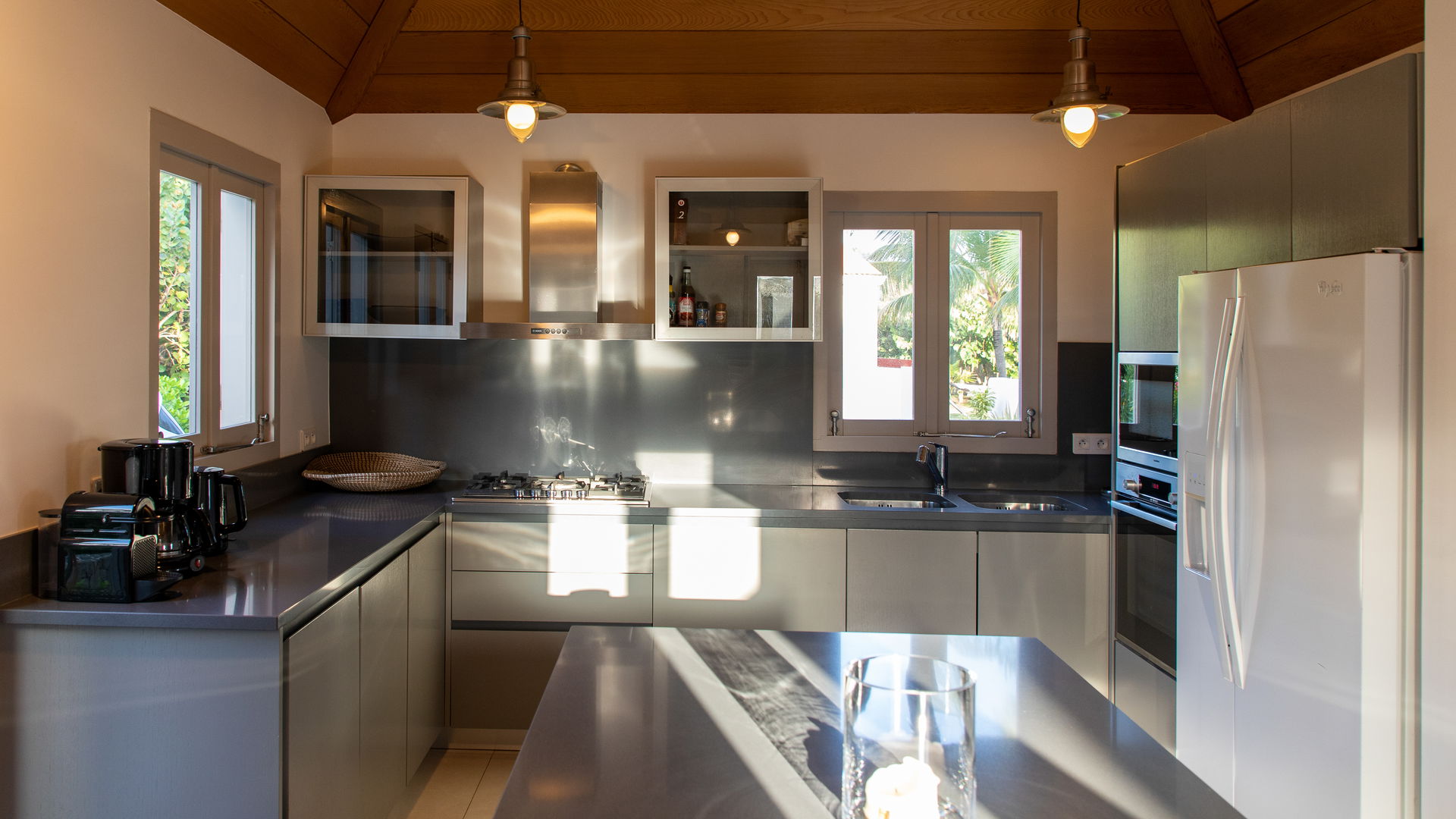 KITCHEN & DINING AREA