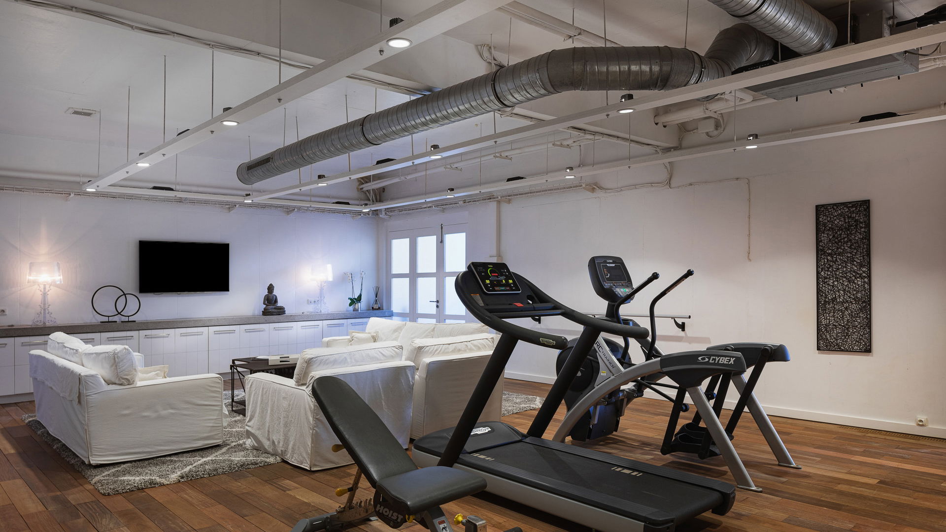 FITNESS & MASSAGE AREAS