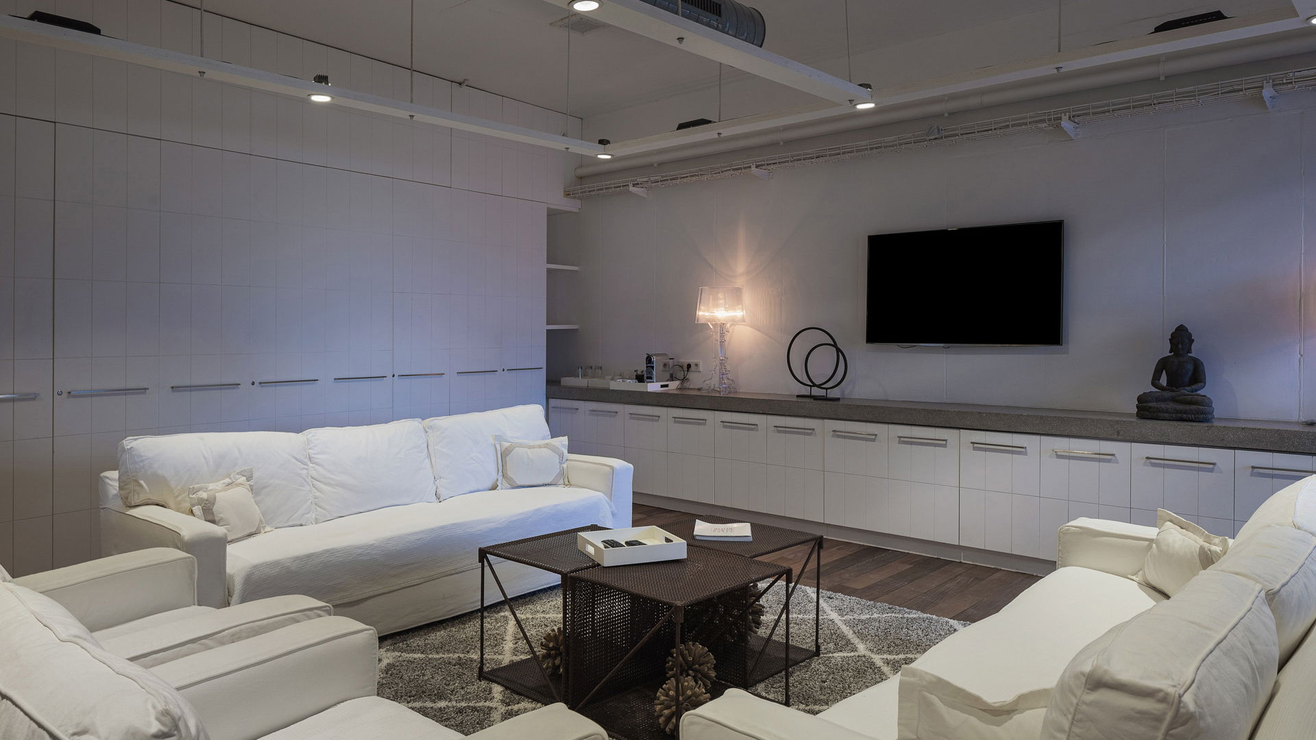 FITNESS & MASSAGE AREAS