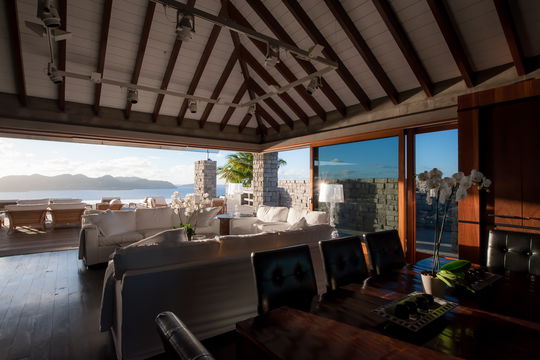 VILLA LA DANSE DES ETOILES KITCHEN & DINING AREA 8