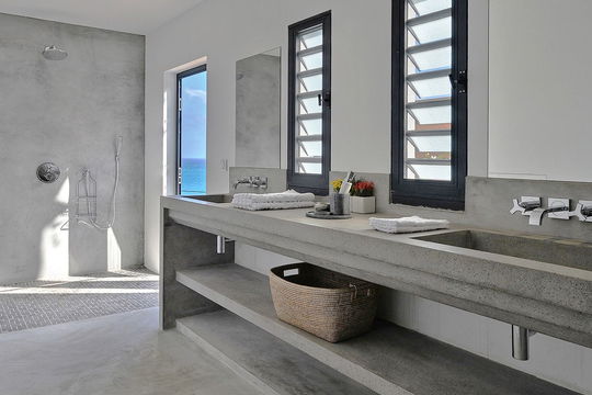 VILLA ERANOS BEDROOM1 3