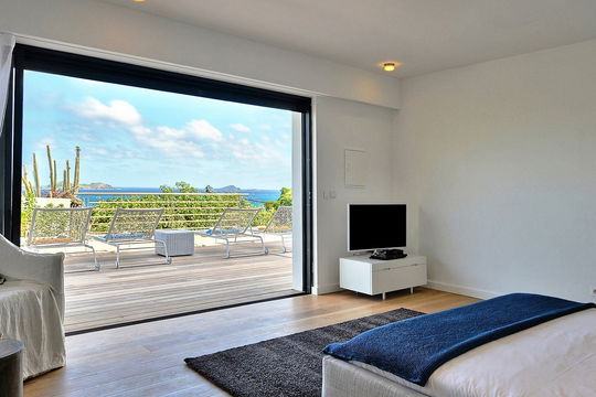 VILLA ERANOS BEDROOM2 2