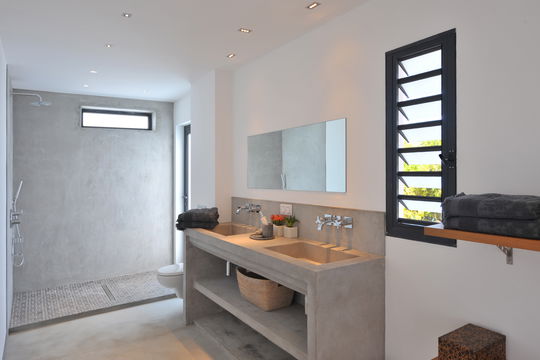 VILLA ERANOS BEDROOM2 4
