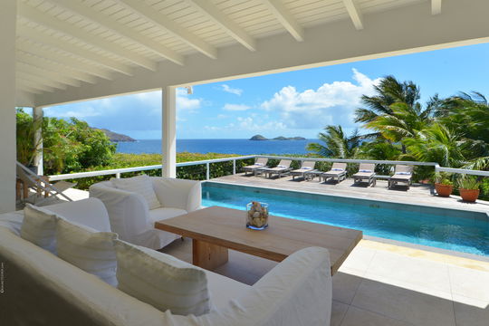VILLA JALI OUTDOOR LOUNGE AREA 1
