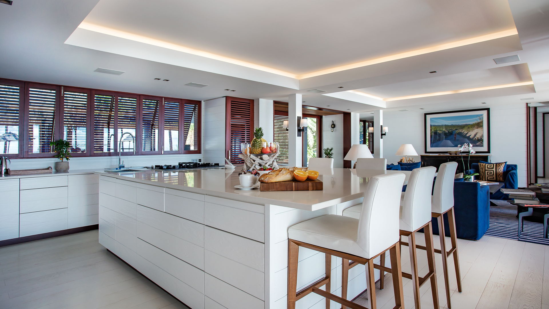 KITCHEN & DINING AREA