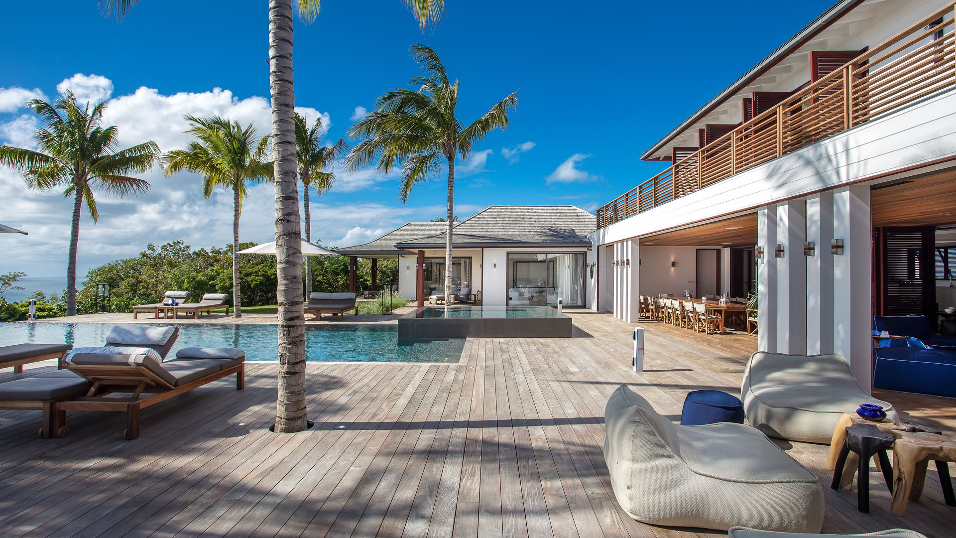 POOL & TERRACE