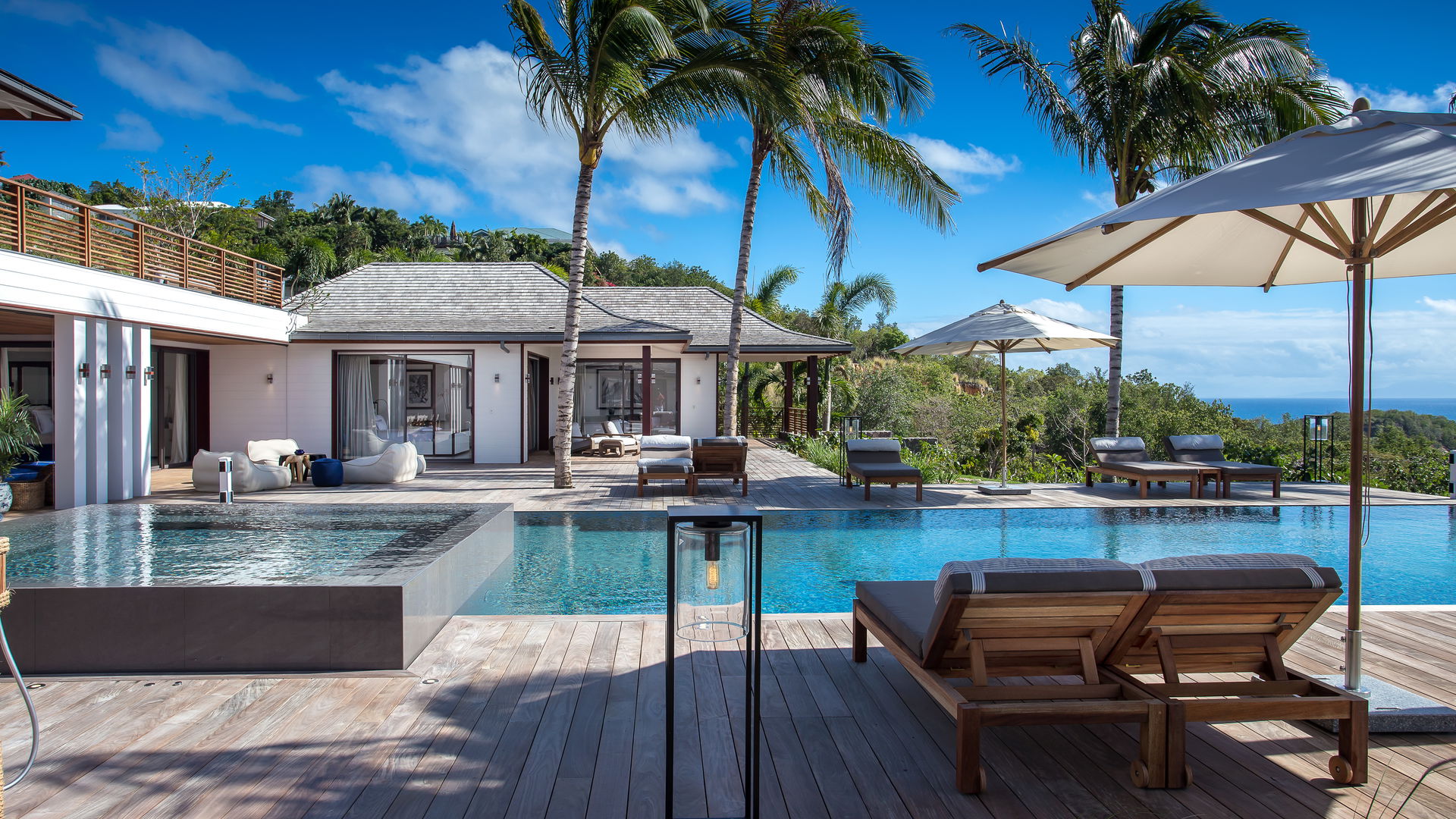 POOL & TERRACE