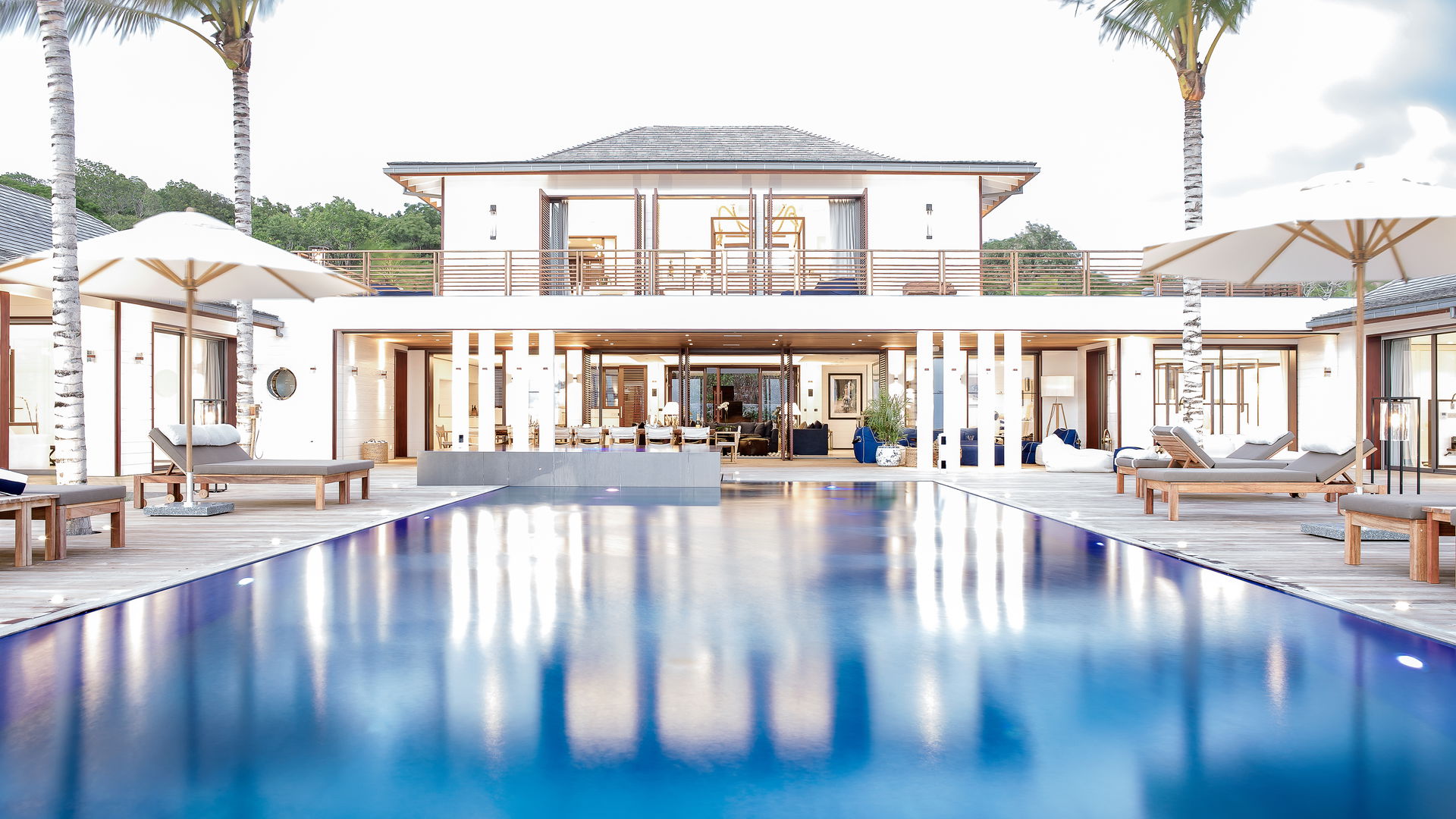 POOL & TERRACE