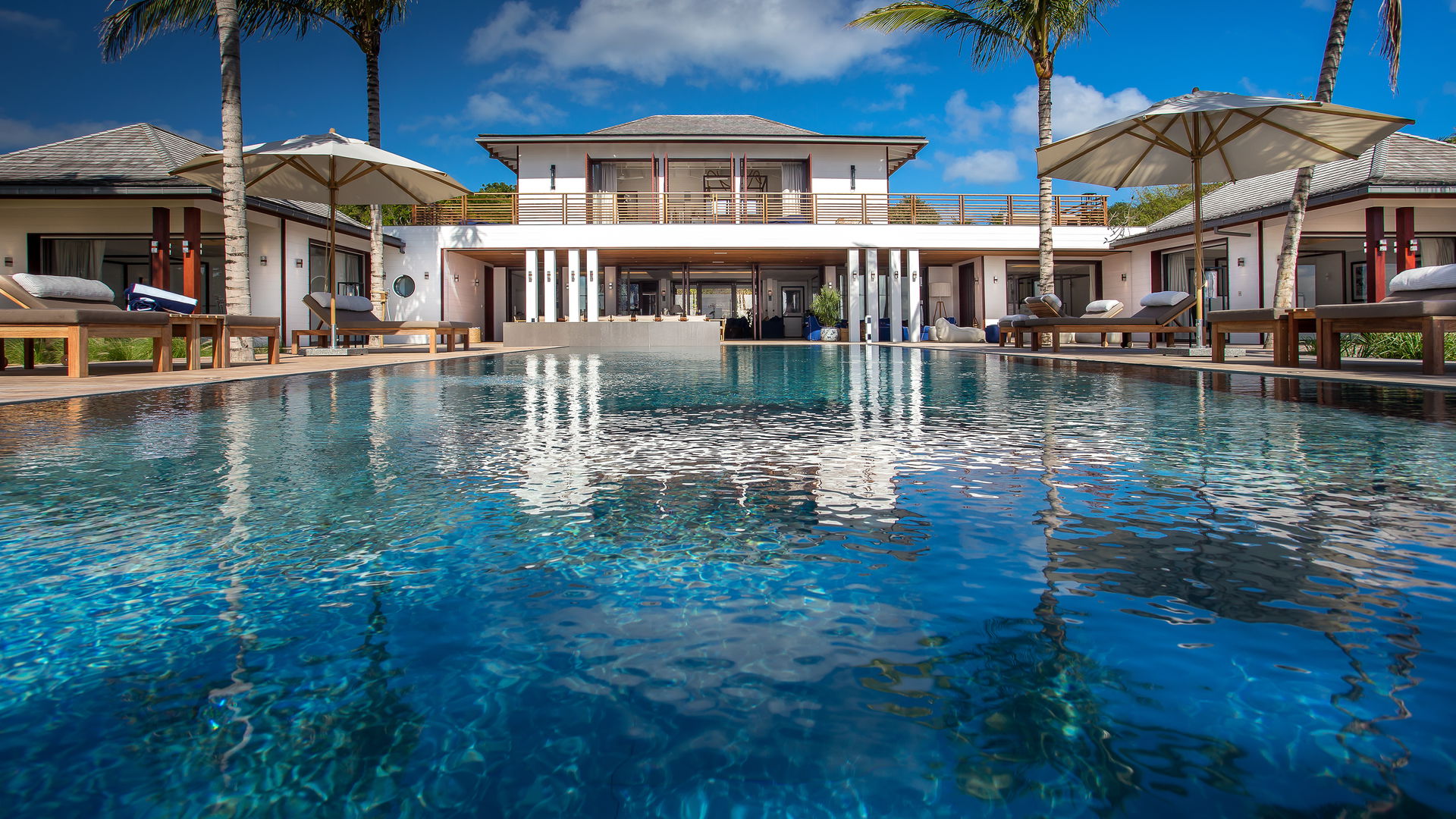 POOL & TERRACE